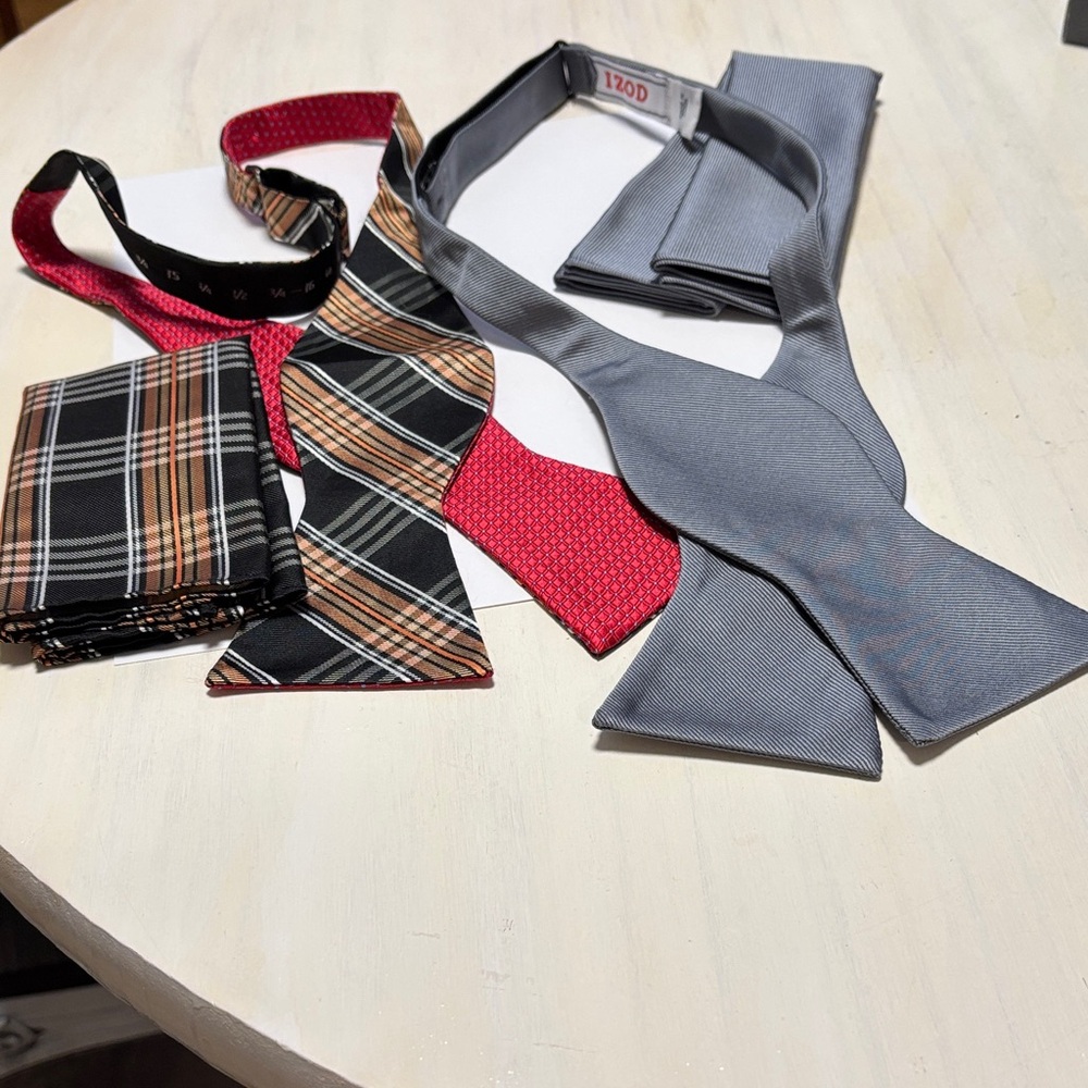 Gray Izod & unmarked plaid and red Men's bow Tie set w/ matching pocket squares
